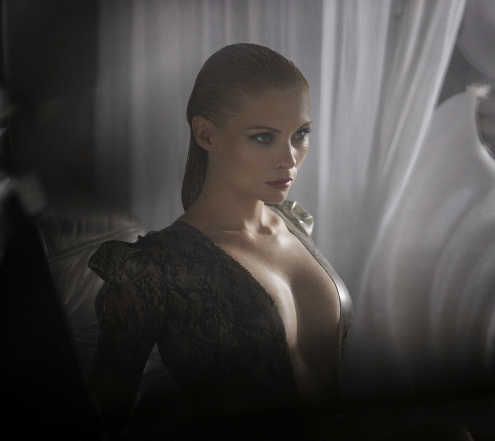 Myanna-Buring-4.